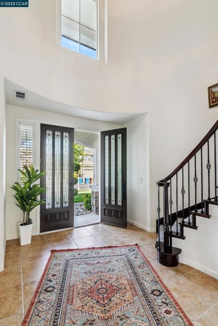 1840 Tanglewood Ln, Brentwood CA: https://media.crmls.org/mediaz/eeba77f9-20db-42a6-bb9d-333b464caca5.jpg