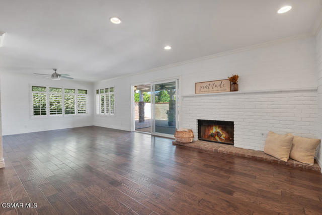 6344 Kerryhill Court, Agoura Hills CA: https://media.crmls.org/mediaz/eebbb89d-0de9-4924-a08d-ba496f3c0e8f.jpg