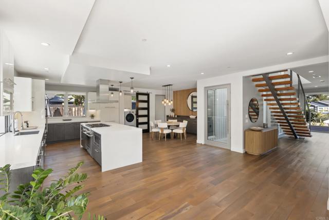 Detail Gallery Image 14 of 35 For 419 Parkwood Ln, Encinitas,  CA 92024 - 4 Beds | 3/1 Baths