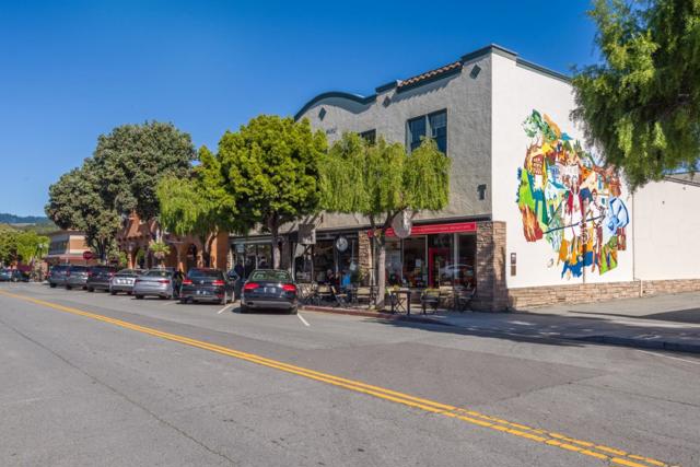 1029 Suzanne Court, Half Moon Bay CA: https://media.crmls.org/mediaz/eebc3685-9e60-4f2d-8d48-011ab3f18dfb.jpg