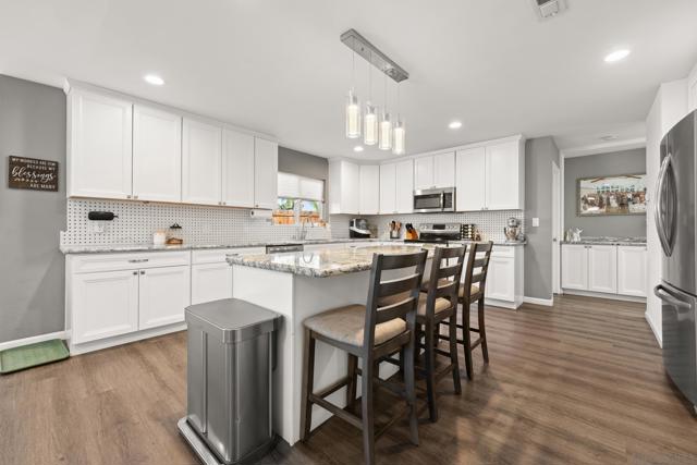13011 Laurel St, Lakeside CA: https://media.crmls.org/mediaz/eebc6b9f-2482-4970-94a5-3922e7cddb14.jpg