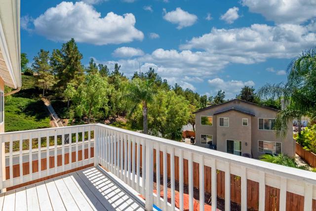 41231 Crooked Stick Dr, Temecula CA: https://media.crmls.org/mediaz/eebd2361-71f9-4363-b3d5-b9134513c56c.jpg