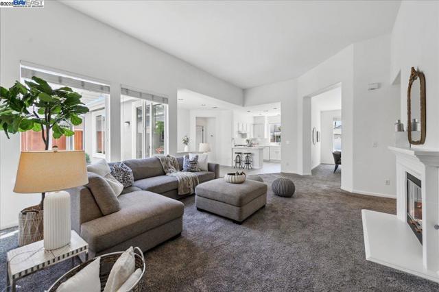 4946 Sequoia Ave, Dublin CA: https://media.crmls.org/mediaz/eebdecd5-4648-4345-a873-6d65b2a36c59.jpg