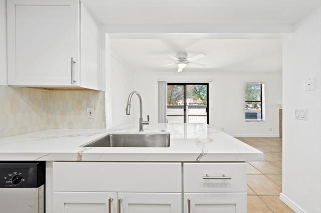 Image 13 of 35 For 43376 Cook St  220