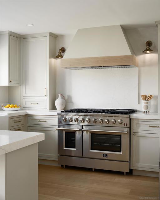 8965 Cliffridge Ave, La Jolla CA: https://media.crmls.org/mediaz/eebeab7b-41b3-4446-b750-96a1d3e43fd4.jpg