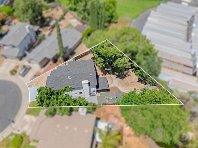 6431 Canyon Creek Way, Elk Grove CA: https://media.crmls.org/mediaz/eebf5cbe-b248-46c6-8bf8-d9ed47915f1d.jpg
