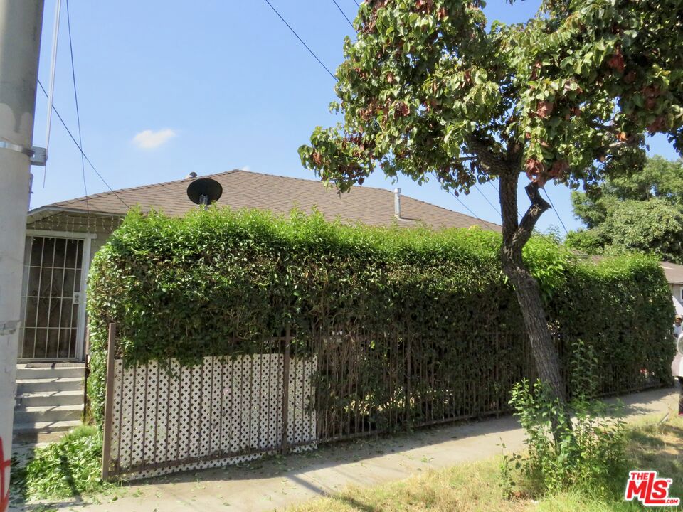 Multifamily at 4002 Paloma Street