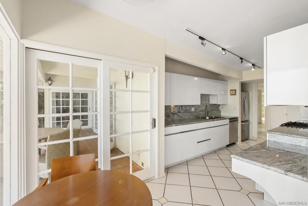 2326 Rue Adriane - photo 14