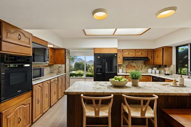 Detail Gallery Image 24 of 61 For 1520 via Rancho Pkwy, Escondido,  CA 92029 - 3 Beds | 3 Baths