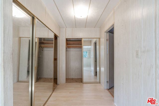 23777 Mulholland Highway, Calabasas CA: https://media.crmls.org/mediaz/eec0af40-2d94-4023-8368-ec2892268474.jpg
