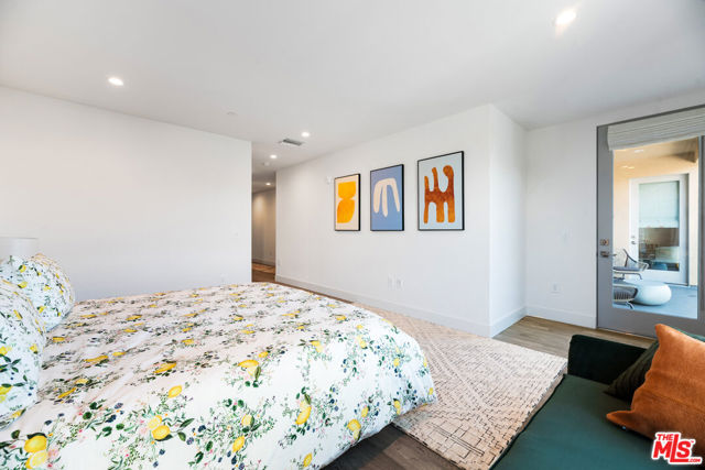 728 N Sweetzer Avenue, West Hollywood CA: https://media.crmls.org/mediaz/eec0cfff-132a-4b3d-bb67-3d69323dd0e4.jpg