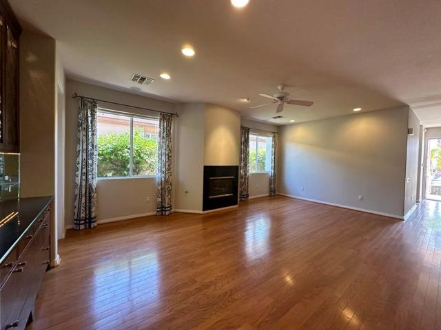 40589 Palm Court, Palm Desert CA: https://media.crmls.org/mediaz/eec12ef8-ea4e-4975-a61f-55c6cba51528.jpg