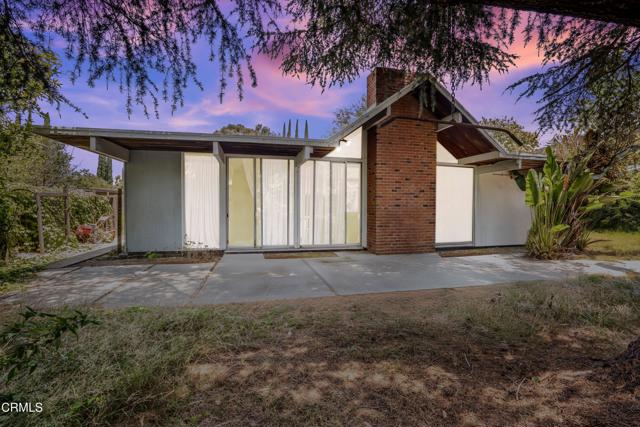1412 Ellsworth Court, Thousand Oaks CA: https://media.crmls.org/mediaz/eec17f81-fb2d-4f78-bda5-34c7558ff523.jpg