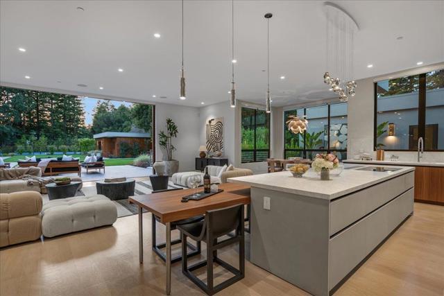 88 Tuscaloosa Avenue, Atherton CA: https://media.crmls.org/mediaz/eec19e6e-9dbc-4e50-801a-7ff3d6c99ee8.jpg