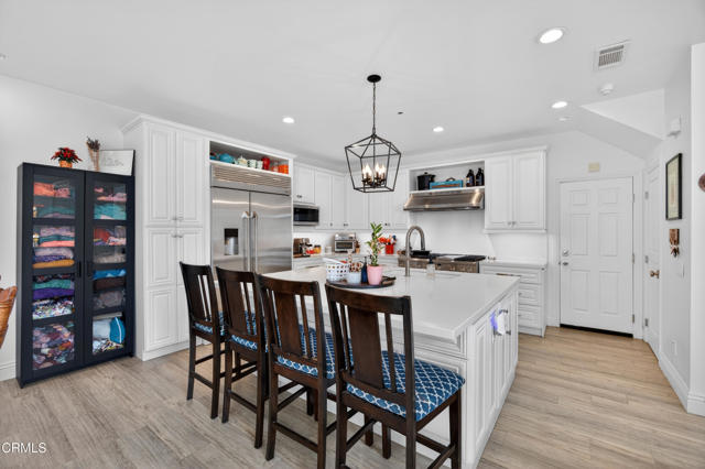 3746 Dunkirk Drive, Oxnard CA: https://media.crmls.org/mediaz/eec21ae5-38d5-42e0-9f31-054a82e27c1c.jpg