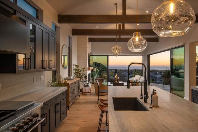 12994 Via Esperia, Del Mar CA: https://media.crmls.org/mediaz/eec261e8-f07b-4b86-8411-7b7843a6cc84.jpg