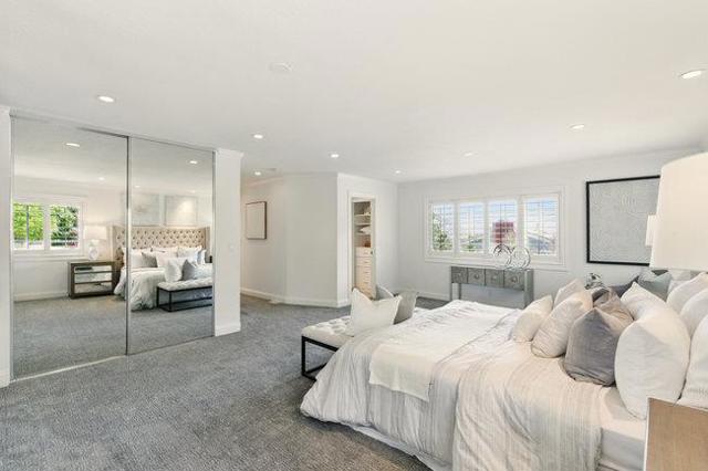 698 Emerald Hill Road, Redwood City CA: https://media.crmls.org/mediaz/eec266e8-73ef-411d-9a3c-5a92fb2119ad.jpg