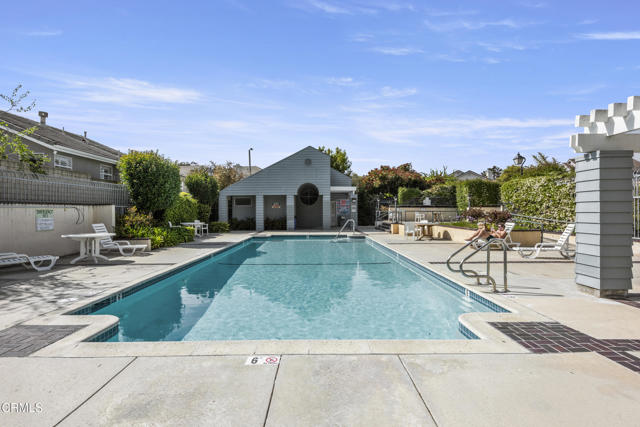4967 Dekoven St. Street, Ventura CA: https://media.crmls.org/mediaz/eec26ce9-39be-4f8a-9d89-738c021a45c9.jpg