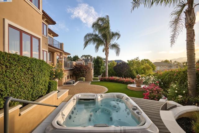 44506 Vista Grande Court, Fremont CA: https://media.crmls.org/mediaz/eec26fc8-908d-4dfc-8f56-635dcf4116e8.jpg