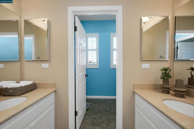 5152 Bengali St, Danville CA: https://media.crmls.org/mediaz/eec30ab3-498e-40f3-b7dc-16cdd4097dcf.jpg