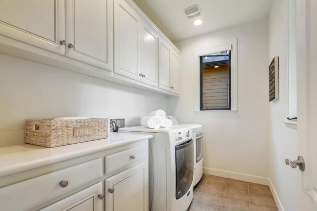 405 Spruce Lane, Palo Alto CA: https://media.crmls.org/mediaz/eec39579-e75a-46fa-90e8-7e13f9954360.jpg