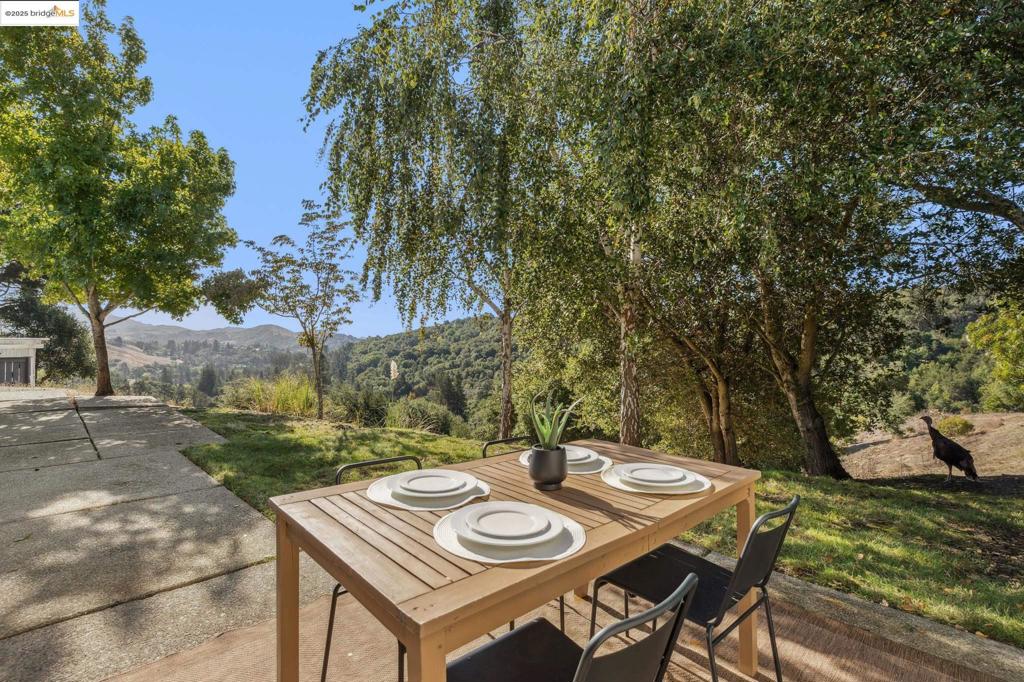 30 Ascot Pl