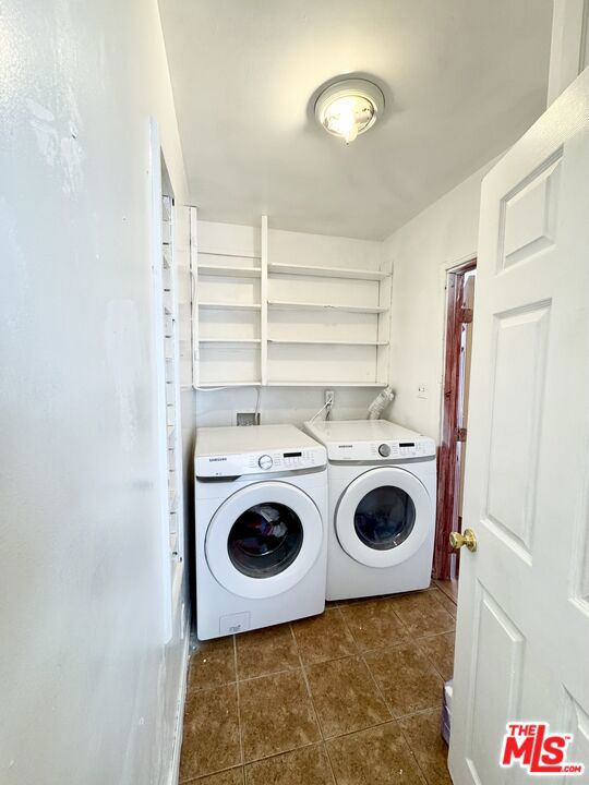14702 Studebaker Road, Norwalk CA: https://media.crmls.org/mediaz/eec467e2-27e2-4695-8787-e421c15c540d.jpg