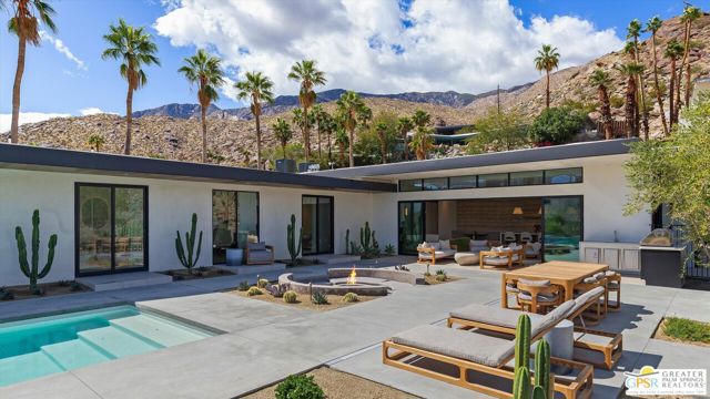 2481 Cahuilla Hills Drive, Palm Springs, CA 92264