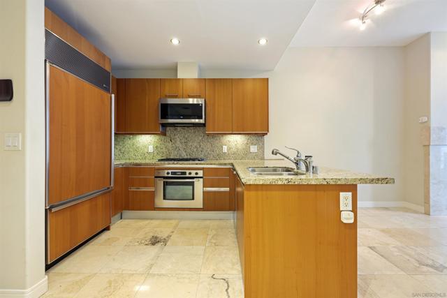 550 Front St., San Diego CA: https://media.crmls.org/mediaz/eec4c0c4-0e07-463d-ad95-1475d5942984.jpg