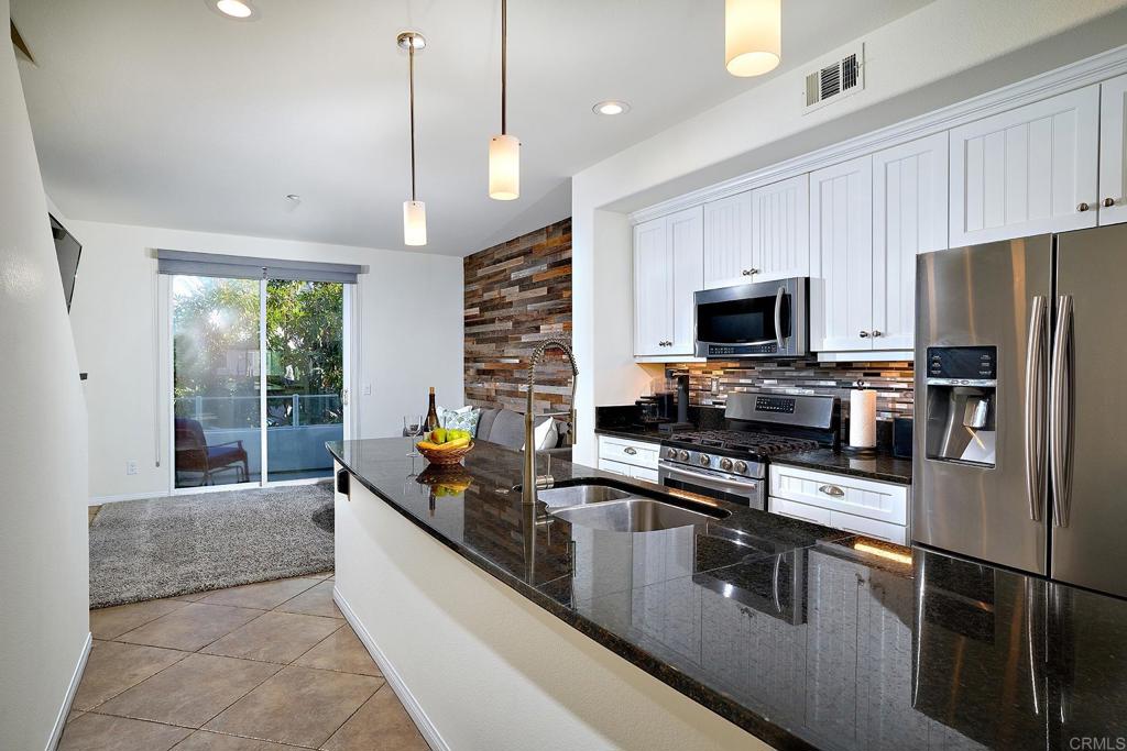 765 Harbor Cliff Way #125