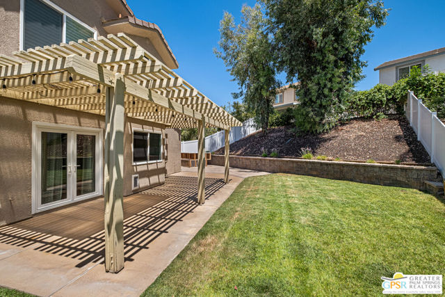 29136 Stonegate Lane, Highland CA: https://media.crmls.org/mediaz/eec51007-af88-431d-8002-8876bac57966.jpg