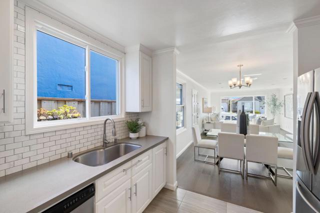 751 Skyline Drive, Daly City CA: https://media.crmls.org/mediaz/eec5b6cc-6f52-4b4d-bef3-c5e8eb0268d1.jpg