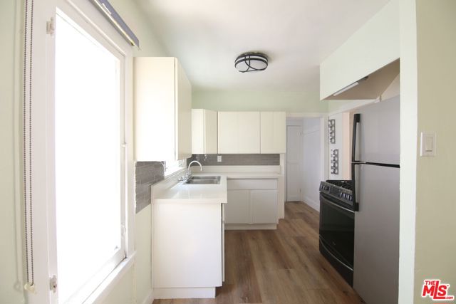 1028 N Hayworth Avenue, West Hollywood CA: https://media.crmls.org/mediaz/eec5da79-02ee-428d-a0e3-7ad5efc53ae7.jpg