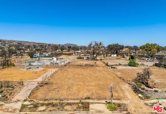 790 Alma Real Drive, Pacific Palisades CA: https://media.crmls.org/mediaz/eec618c1-a032-4d7e-b7cd-720d0d73e3d5.jpg