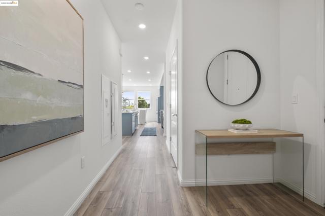 2818 Fifth Street, Alameda CA: https://media.crmls.org/mediaz/eec6260b-f0c1-4b3b-b8cc-ef4397a84a24.jpg