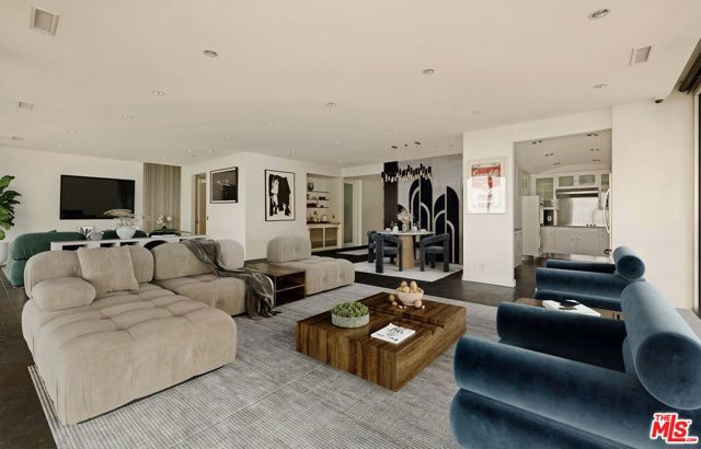 9255 Doheny Road, West Hollywood CA: https://media.crmls.org/mediaz/eec675f8-f881-4eb6-85ed-2c5db4d0c34b.jpg