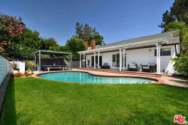 12614 Morrison Street photo 8