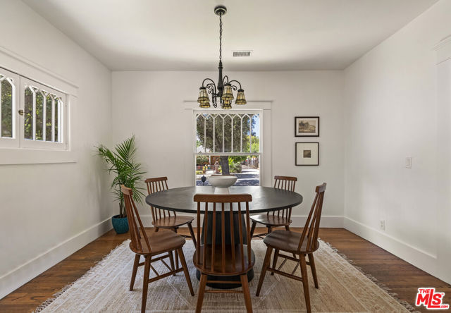 1022 N Marengo Avenue, Pasadena CA: https://media.crmls.org/mediaz/eec75a81-0d12-4ba4-9ebc-431bf0d03127.jpg