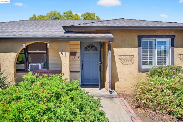 41 Corte Dorado Ct., Benicia CA: https://media.crmls.org/mediaz/eec76c4d-5bae-435c-a9bb-06968b28d314.jpg