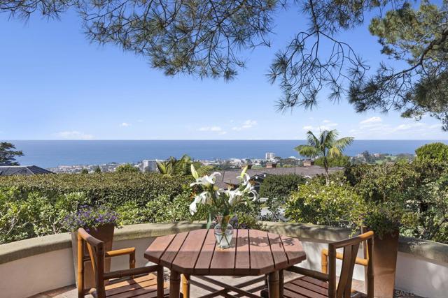 1515 El Camino Del Teatro, La Jolla CA: https://media.crmls.org/mediaz/eec775ae-225d-42e0-a353-ce1fd30d7214.jpg