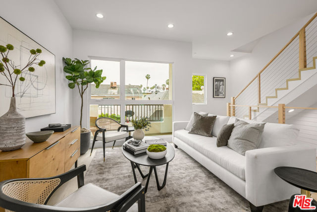 1248 Lodi Place, Los Angeles CA: https://media.crmls.org/mediaz/eec7d16e-88a7-4430-8839-4fba6e77443d.jpg