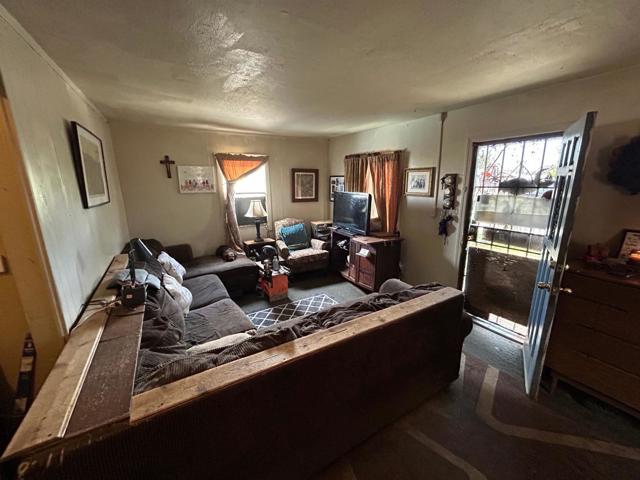 31 10th Street, Greenfield CA: https://media.crmls.org/mediaz/eec7eab1-6e55-40dd-a0f8-3f717df66383.jpg