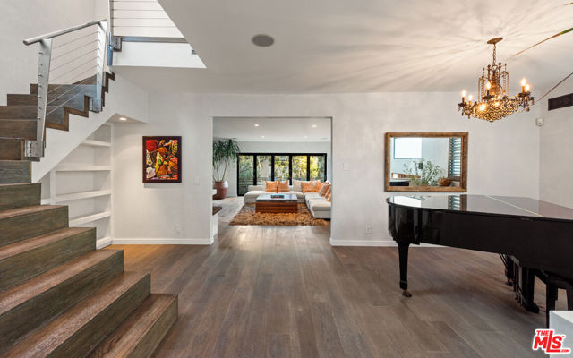 4616 Roma Court photo 5