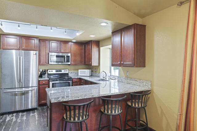 43755 Via Palma, Palm Desert CA: https://media.crmls.org/mediaz/eec8ccd7-7871-4c35-8fa0-7b60a4adfa21.jpg
