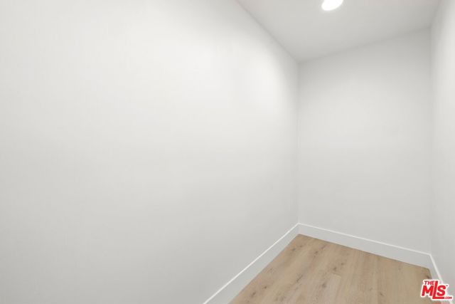 906 N Doheny Drive, West Hollywood CA: https://media.crmls.org/mediaz/eec8fb63-cfbb-4a7d-8965-65f450cc949b.jpg