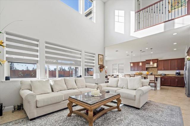 3013 Arido Way, Marina CA: https://media.crmls.org/mediaz/eec9050c-faa5-439c-b095-195acf835c56.jpg