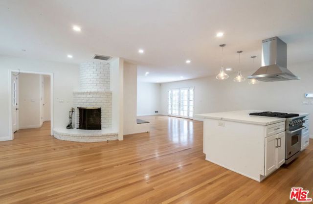2201 Coldwater Canyon Drive photo 7