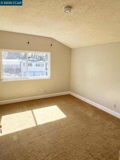 109 Scotts Chute Ct, Richmond CA: https://media.crmls.org/mediaz/eeca3f94-377a-43dc-a667-e944c2871a47.jpg