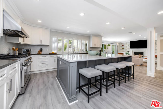 3544 Laurel Canyon Boulevard, Studio City CA: https://media.crmls.org/mediaz/eeca5c1c-888c-4f6c-bd31-04359abfd024.jpg