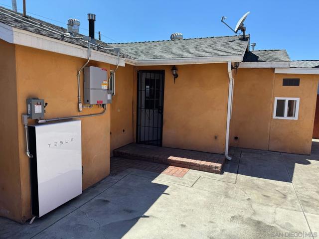 796 98 W Washington Ave, El Cajon CA: https://media.crmls.org/mediaz/eeca7c0e-5925-459a-8588-13faefc21614.jpg